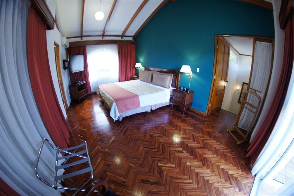 Apartotel & Suites Villas Del Rio San José Esterno foto