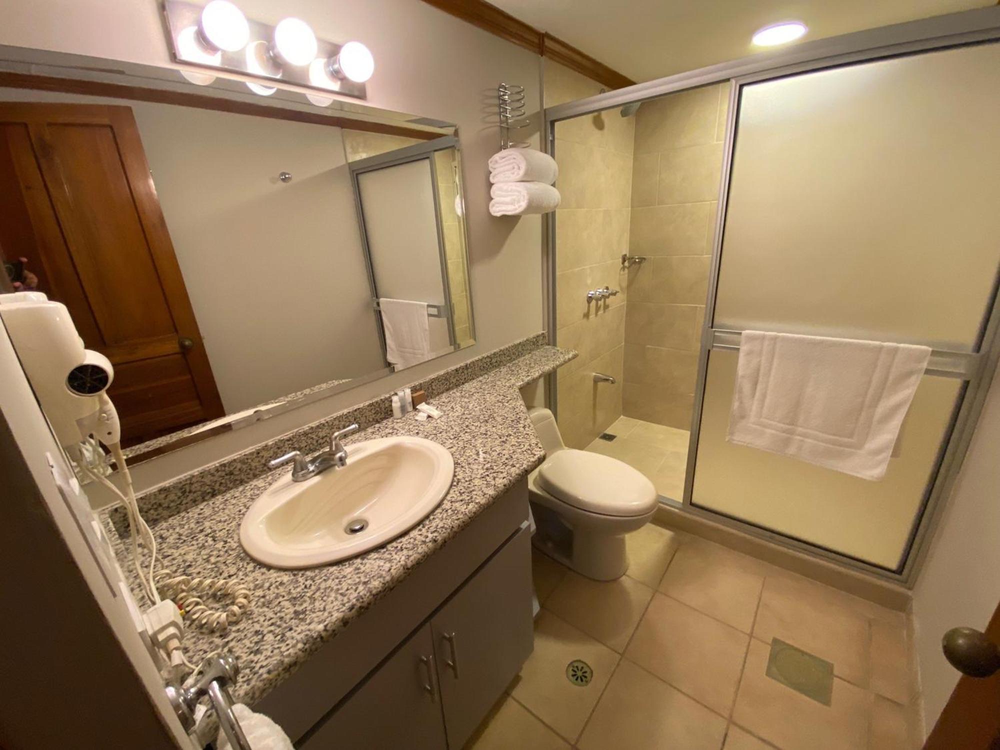 Apartotel & Suites Villas Del Rio San José Esterno foto